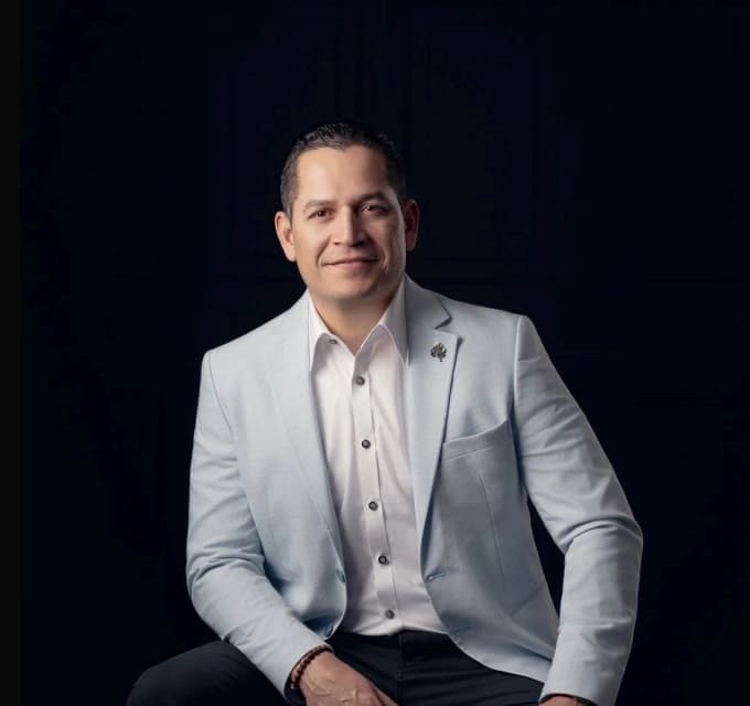 Memo Serrano — Observa tus patrones, recupera tu dominio